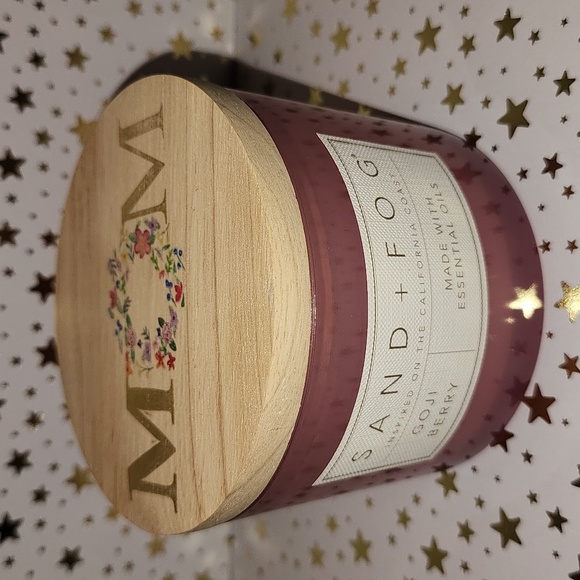 Brand New Sand + Fog Goji Berry Soy Wax Blend Candle - Picture 1 of 7